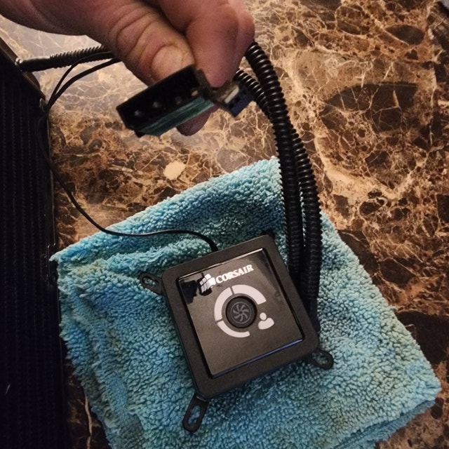 Corsair Hydro H100 240mm AIO Liquid CPU Cooler - photo 2