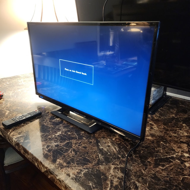 Sharp HD TV 32'' Television - photo 3