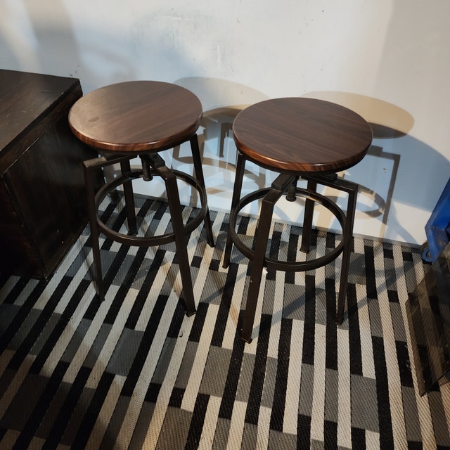 Stools wood top metal base adjustable swivel