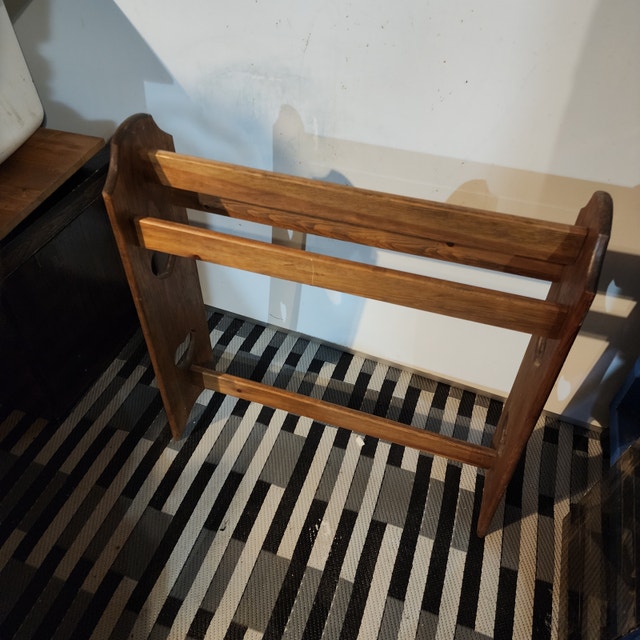 Wooden Towel Rack - Dark Brown with Heart Flower Design - photo 2