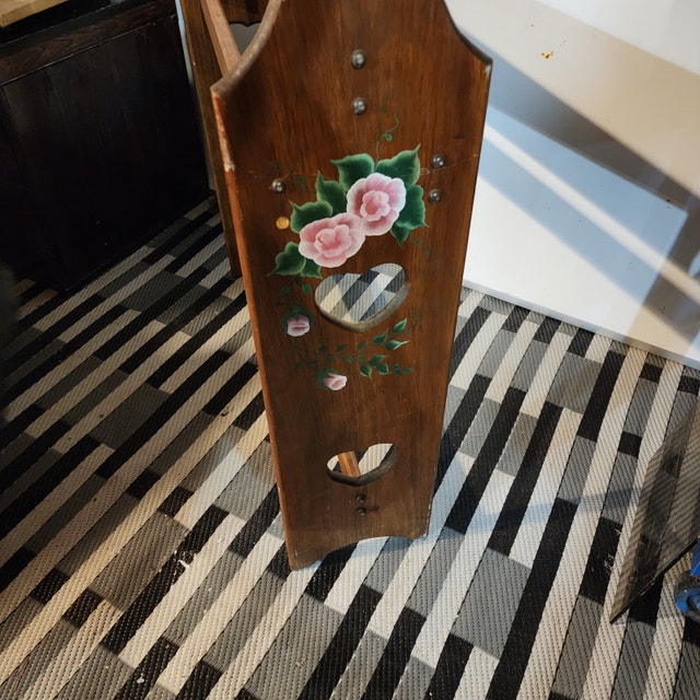 Wooden Towel Rack - Dark Brown with Heart Flower Design - photo 5