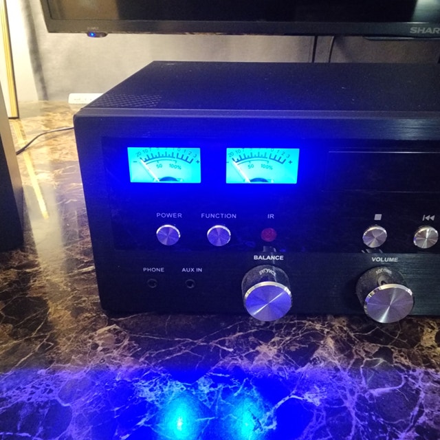 McIntosh Look-Alike Power Amp - 50W, Bluetooth, CD, Radio - photo 2
