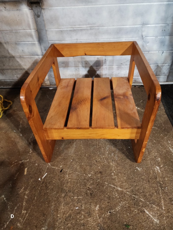 small wooden chair - photo 2