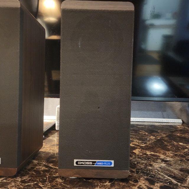 KOSS M80 PLUS Bookshelf Speakers - Walnut - photo 2