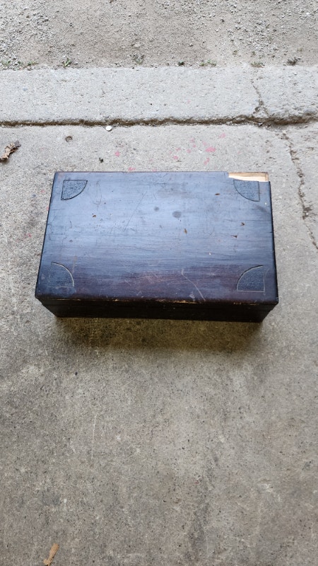 Vintage tools in wood box - photo 2