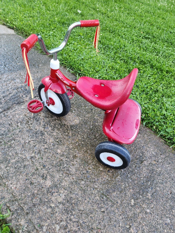 Small Tricycle Radio Flyer Red 3 Wheel Kids