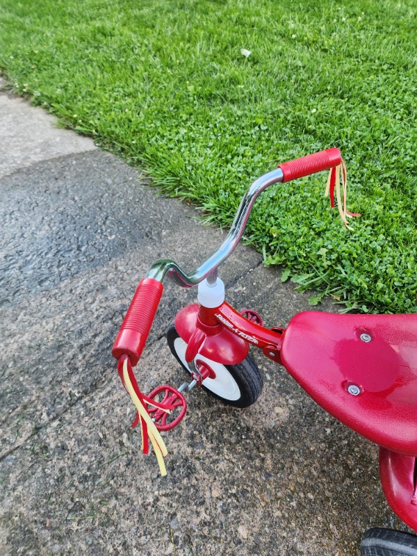Small Tricycle Radio Flyer Red 3 Wheel Kids - photo 3