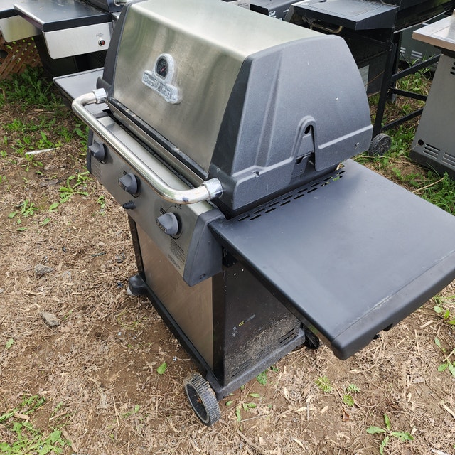 Broil King Stainless Natural Gas Grill - photo 3