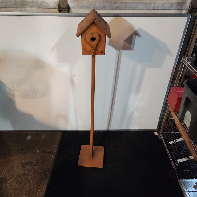 Birdhouse Stand Wood Heart