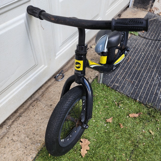 Giant Glider Bike Black Yellow Adjustable Seat - photo 3