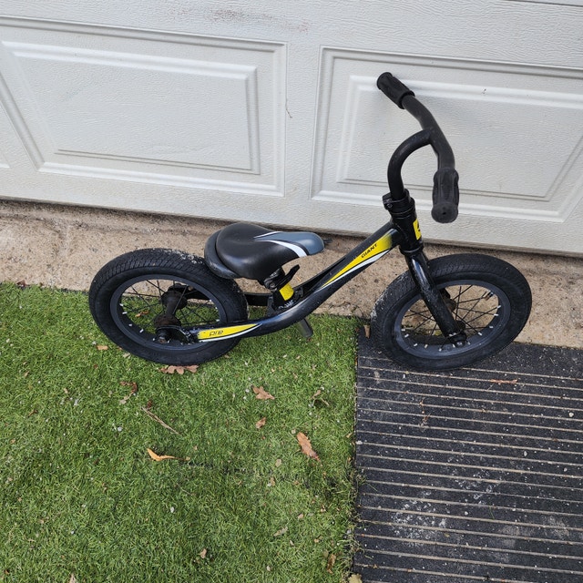 Giant Glider Bike Black Yellow Adjustable Seat - photo 4