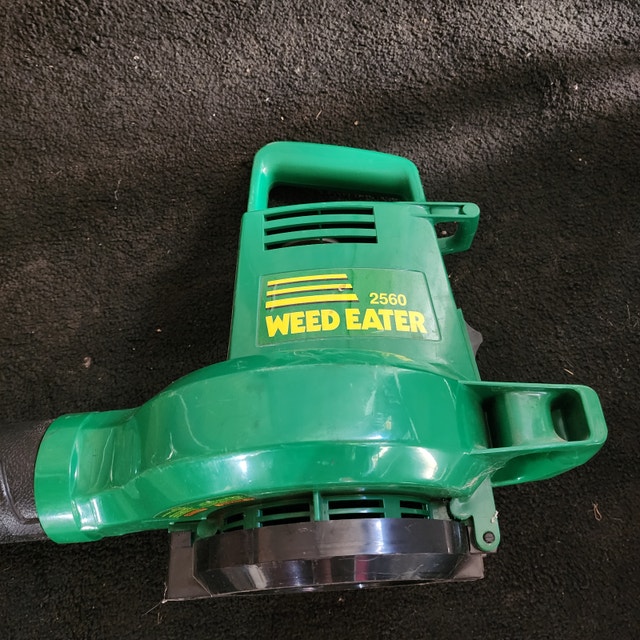 Weed Eater 2560 Leaf Blower - photo 2