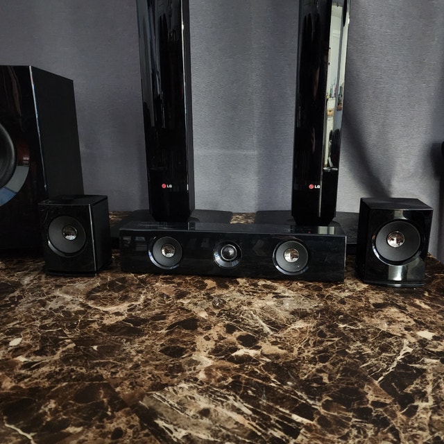 LG 5.1 Surround Speakers (4 Ohm Speakers, 3 Ohm Subwoofer) - photo 3