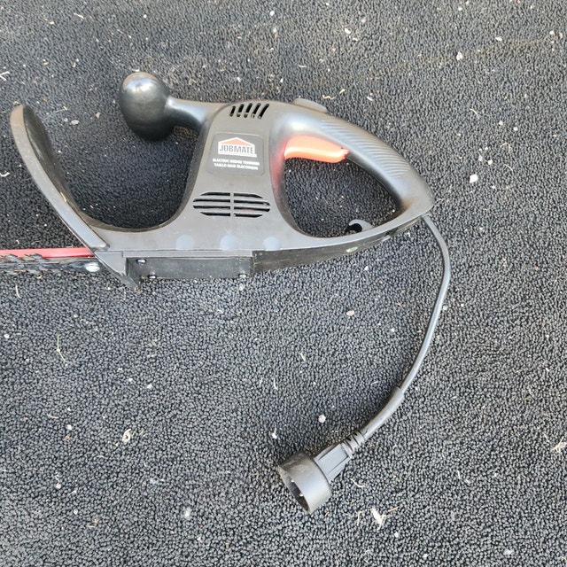 16'' Jobmate Electric Hedge Trimmer - photo 2