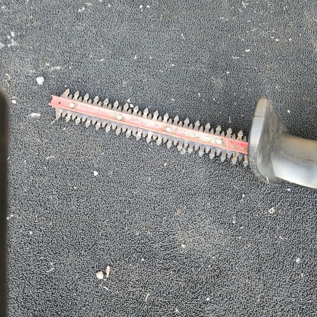 16'' Jobmate Electric Hedge Trimmer - photo 3