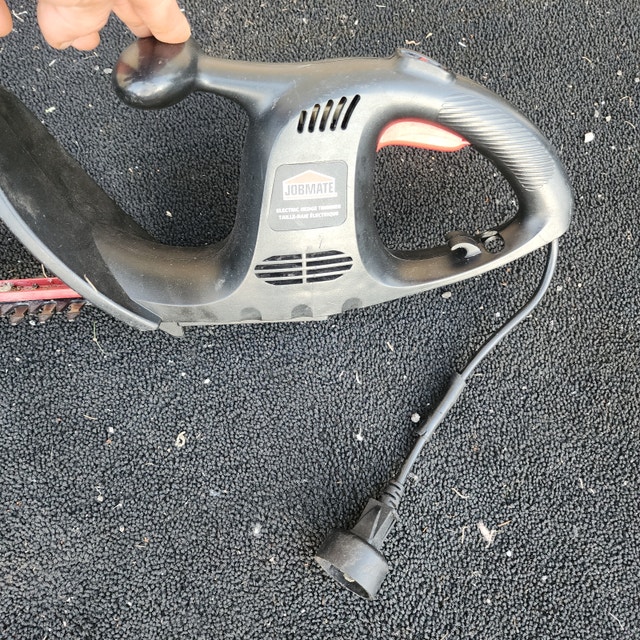 16'' Jobmate Electric Hedge Trimmer - photo 4