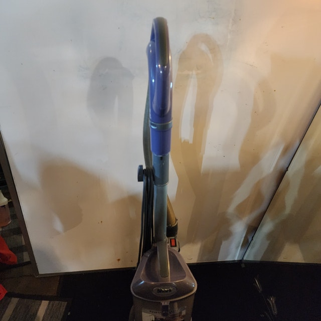 Shark Navigator Lift-Away Professional Vacuum - photo 4