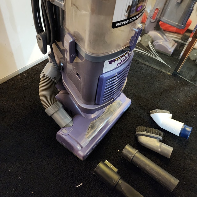 Shark Navigator Lift-Away Professional Vacuum - photo 5