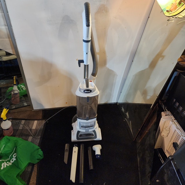 Shark Navigator Lift-Away Pro Vacuum