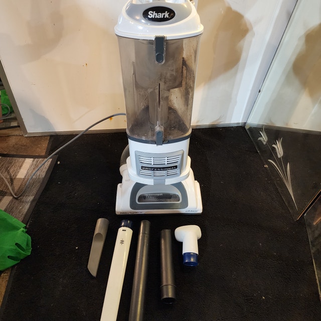 Shark Navigator Lift-Away Pro Vacuum - photo 2