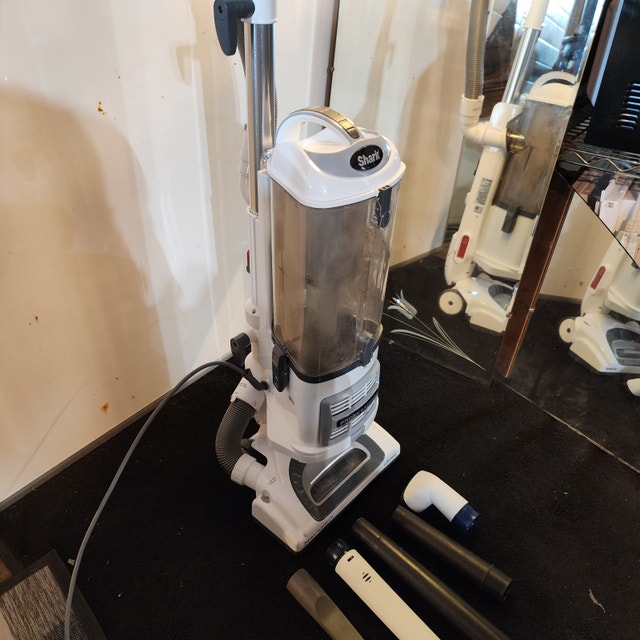 Shark Navigator Lift-Away Pro Vacuum - photo 5