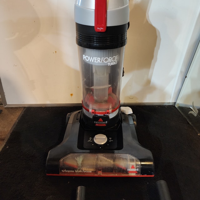 Bissell Powerforce Turbo Vacuum Cleaner - photo 3