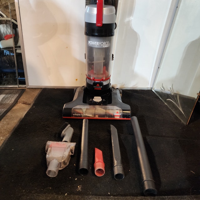 Bissell Powerforce Turbo Vacuum Cleaner - photo 4