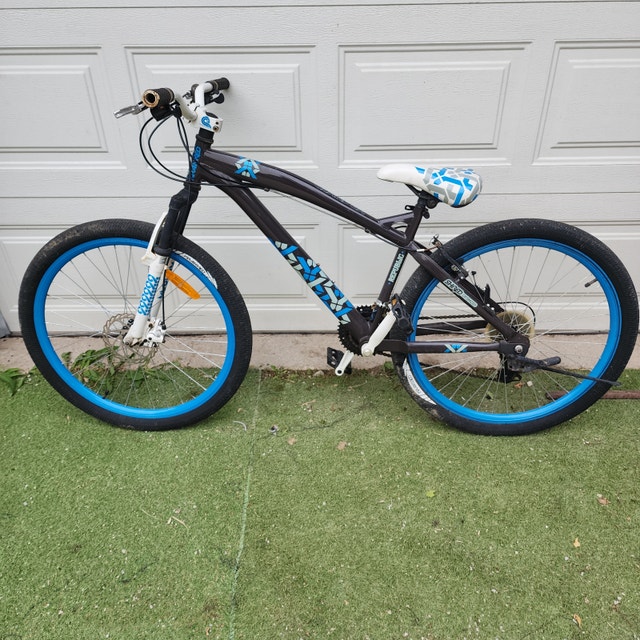 26'' Wheel Kranked Republic Mountain Bike