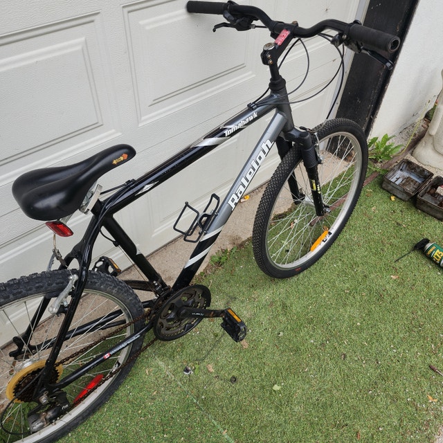 26'' Raleigh Tomahawk Mountain Bike - photo 3