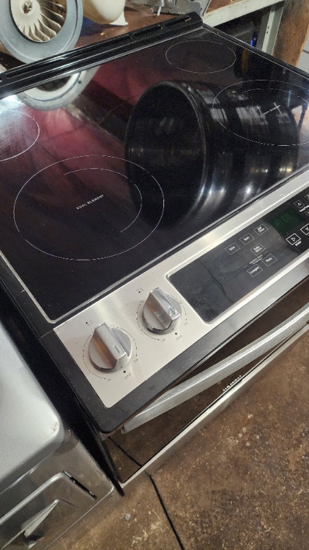 Whirlpool Electric Range Glass Top Oven - photo 2