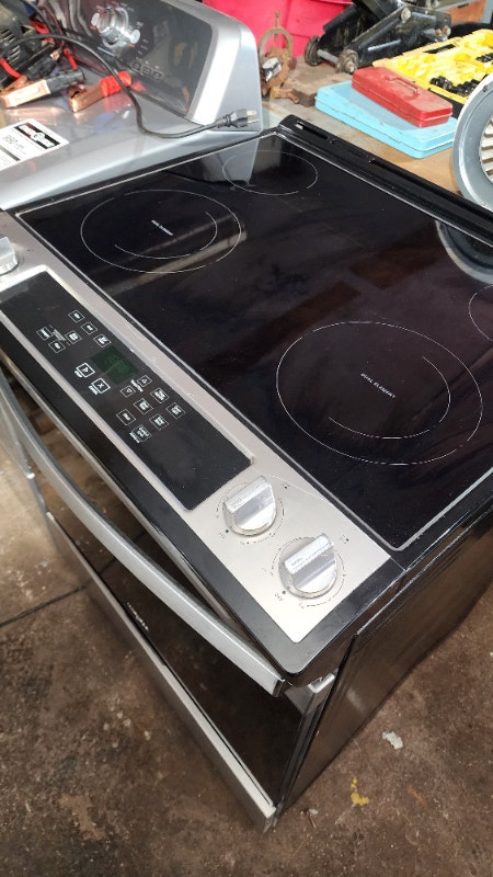 Whirlpool Electric Range Glass Top Oven - photo 3