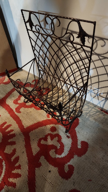 Metal Wire Mesh Holder Organizer Decor Leaf Stand - photo 2