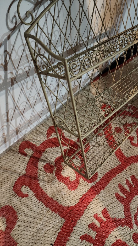 Wire Mesh Wall Shelf & Hooks Decor Storage - photo 5