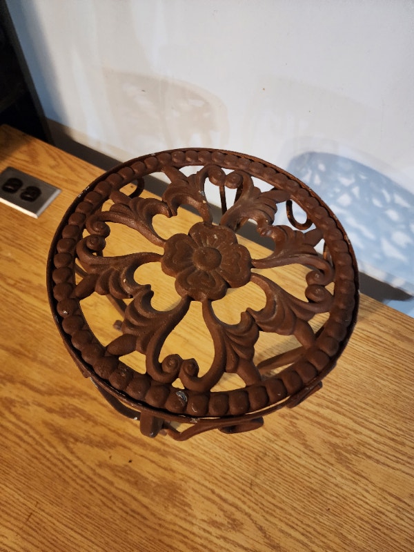 Cast Iron Stand Holder 11'' Tall 10'' Diameter - photo 5