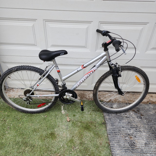 26'' Wheels Raleigh Bicycle Silver Mountain Bike - photo 4