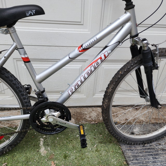 26'' Wheels Raleigh Bicycle Silver Mountain Bike - photo 5