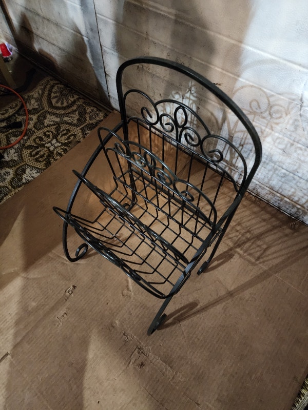 Black Metal Magazine Storage Rack 13x12x23 - photo 3