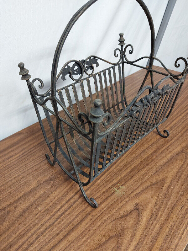 Wrought Iron Basket Carrier Holder - photo 2
