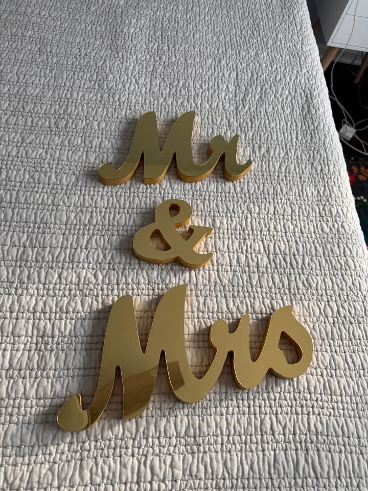 Mr & Mrs Gold Mirror Decor for Wedding - photo 3