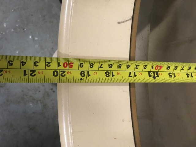 table with glasses - photo 4