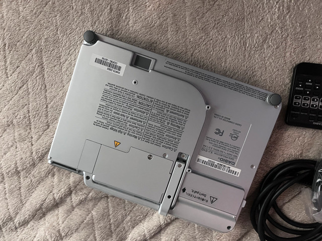 Casio DLP portable projector Xj-s10 - photo 4