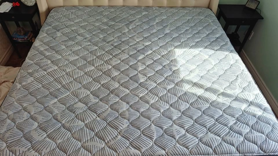 Serta King Mattress Waters Edge FM 23 - photo 2