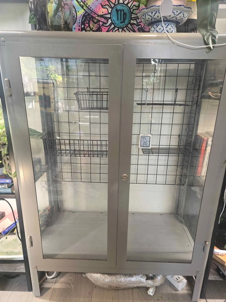 Fabrikor Glass Ikea Cabinet - photo 2