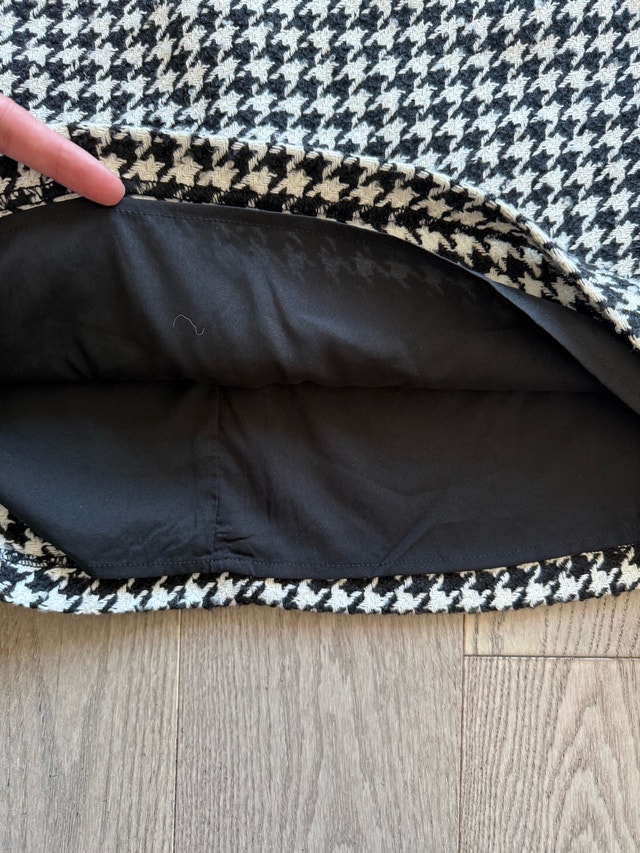 Banana Republic Black & White Houndstooth Skirt Size 2 - photo 3