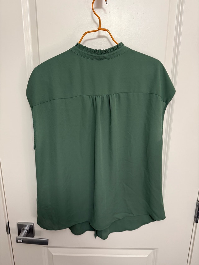 RW&Co Women's Green Ruffle-Trim Button Front Blouse XL - photo 4