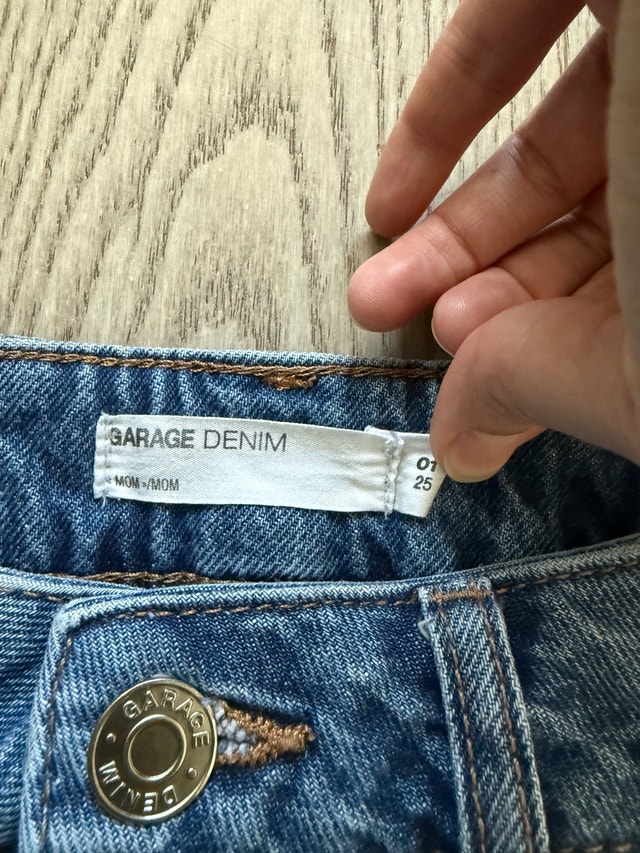 Garage Mom High Rise Denim Shorts Size 01/25 - photo 2