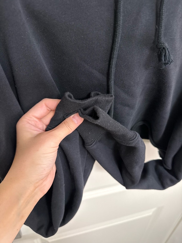 Aritzia the Constant Cropped Black Hoodie - Size 1 - photo 4