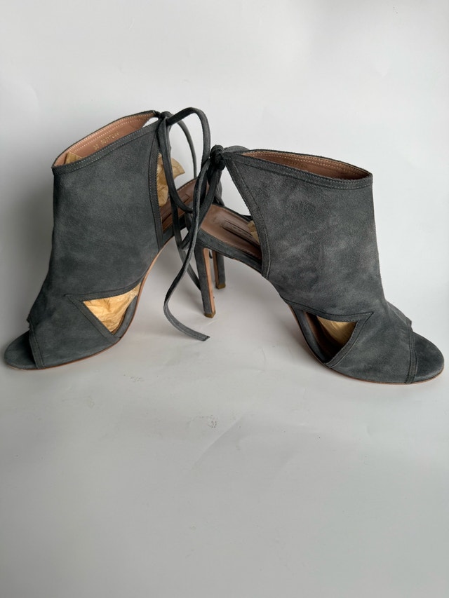 Hugo Boss Women’s Grey Suede Peep-Toe Heels EUR 38 - photo 2