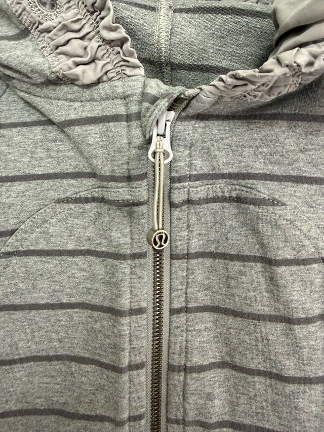 Lululemon Athletica Grey Movement Jacket - Size 4 - photo 2