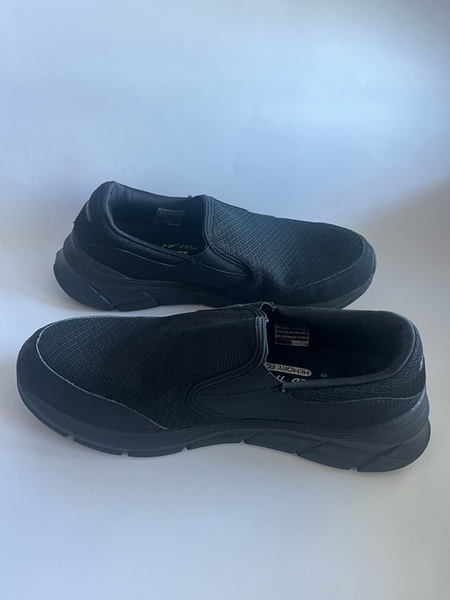 Skechers Men's Equalizer 4.0 Slip-On Sneakers Size 8
